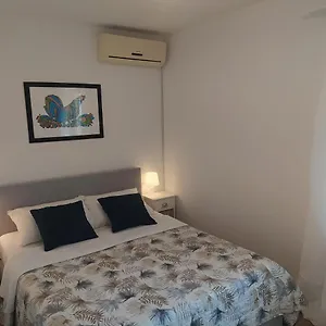 & Poppy Rose Bed and breakfast